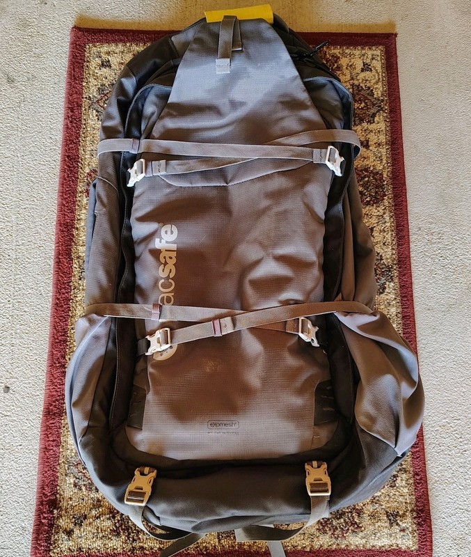 Pacsafe 65L Backpack Wire Locking Zippers Anti-theft Slashguard venture safe