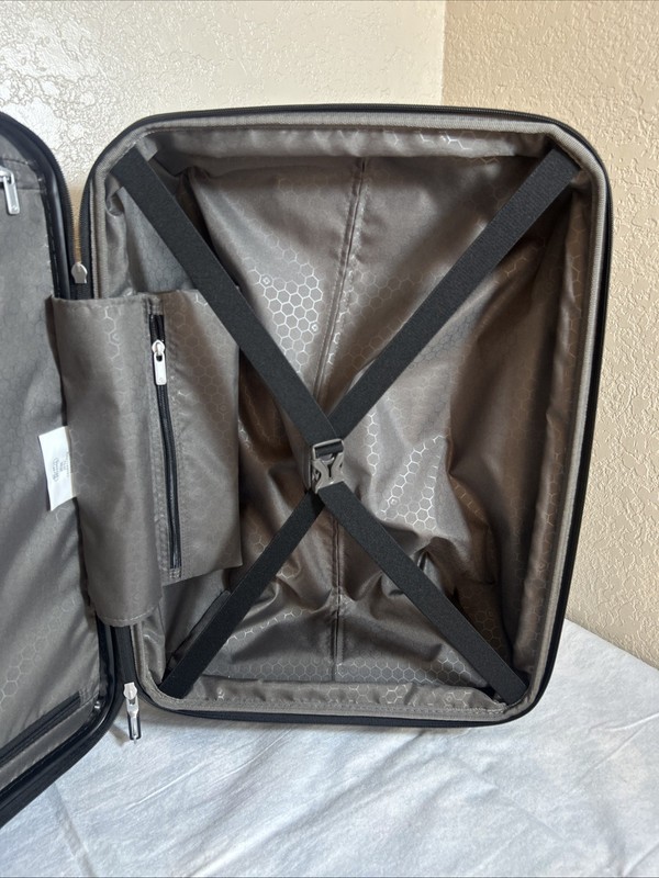 Samsonite Freeform 20.5" x 14.5" x 10.0" Carry-On - Black gallery