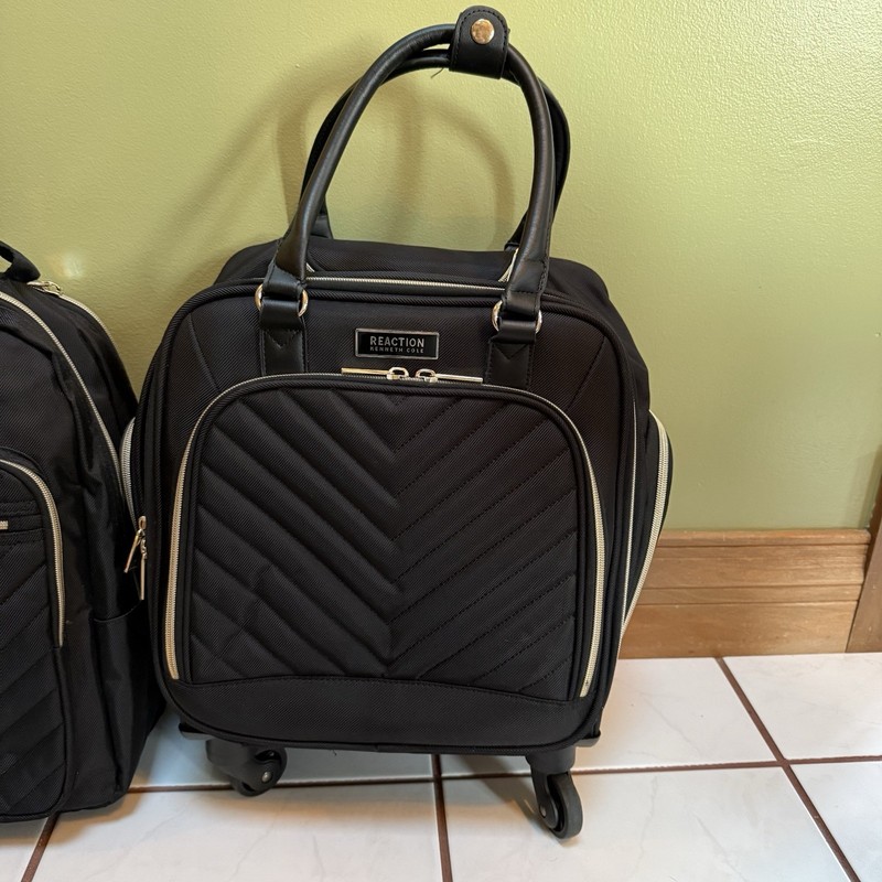 Kenneth Cole Reaction 17" Softside Chevron 4-Wheel Spinner Carry-On & Backpack gallery