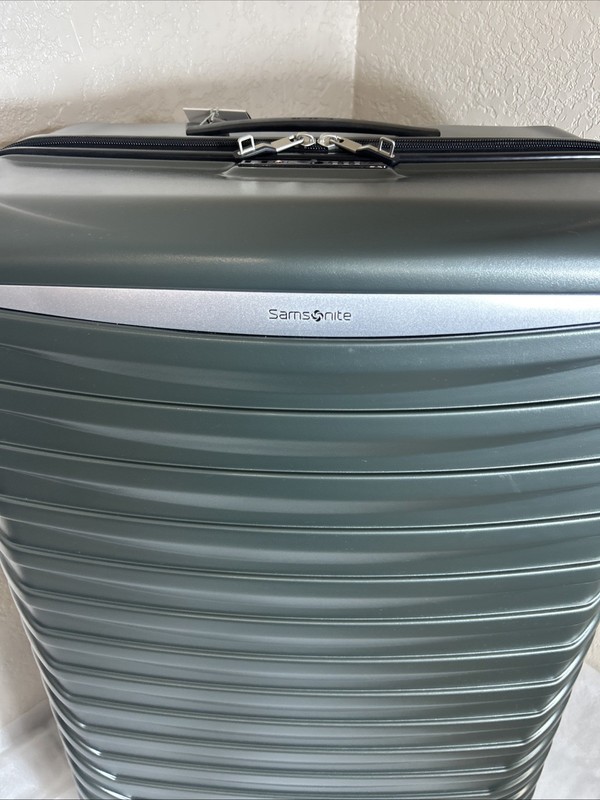 Samsonite Spin Tech 6 Large Spinner Color: Dusty Olive New With Tags gallery