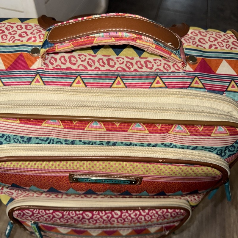 Carry On Expandable Design Pattern Luggage With Spinner Wheels 22” On the prowl gallery