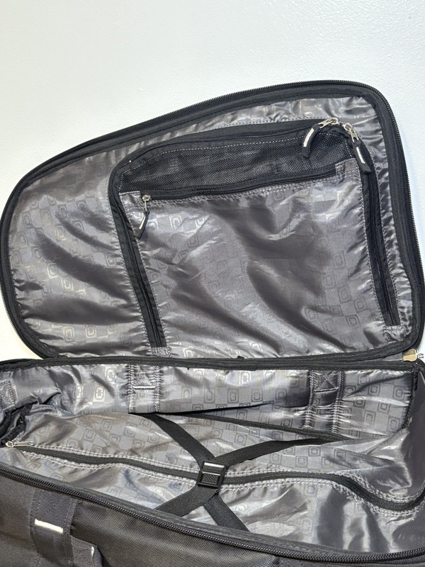 Ogio Pull Through Rolling Duffle Suitcase Travel Luggage Duffel Bag branded gallery
