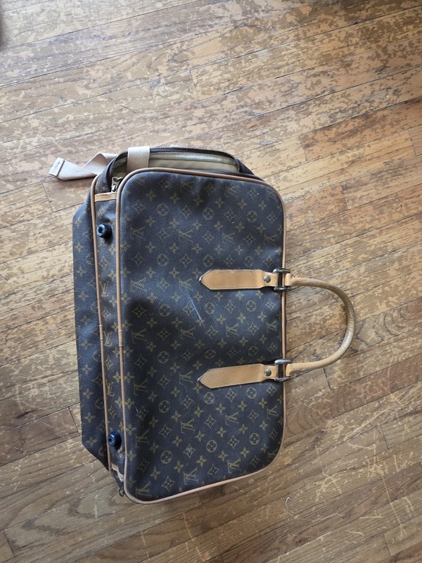 LUIS VUITTON carryon Travel Bag. Excellent Condition Original