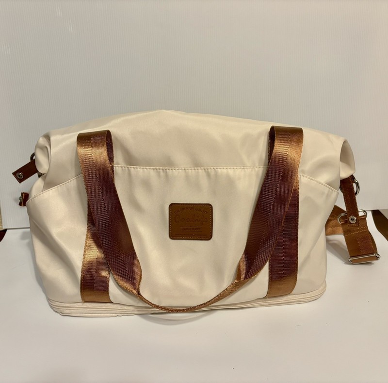 Coolife 2pc Expandable Weekender Bag & Toiletry Set Cream with Bronze Straps gallery