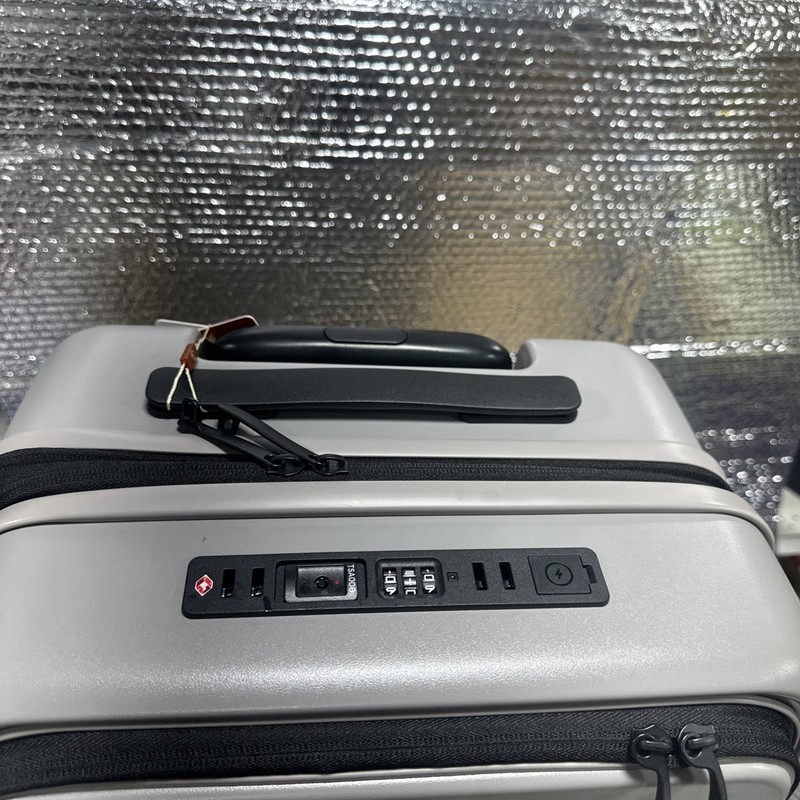 Carry on Luggage, PC Hard Shell Suitcases with wheels, 20-Inch- NO BOX gallery