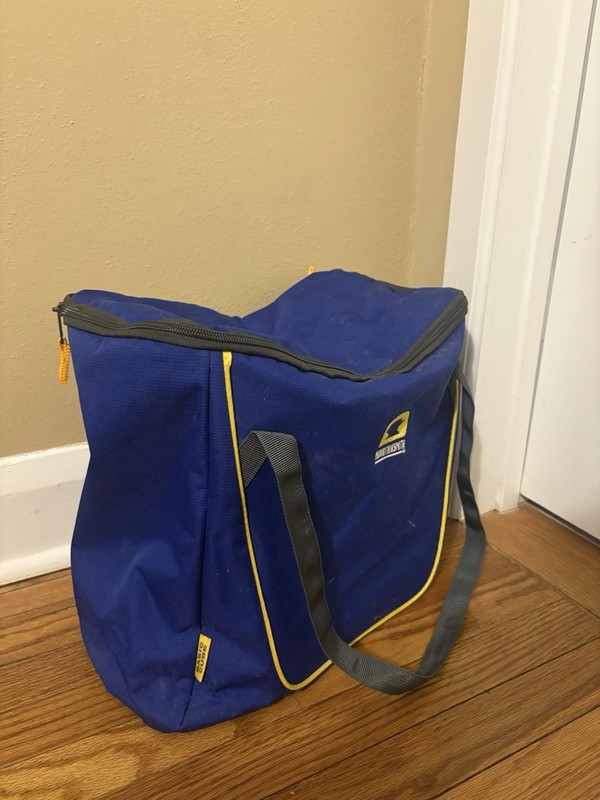 Mountain Smith basic cube bag, 25-30 L capacity, mild wear