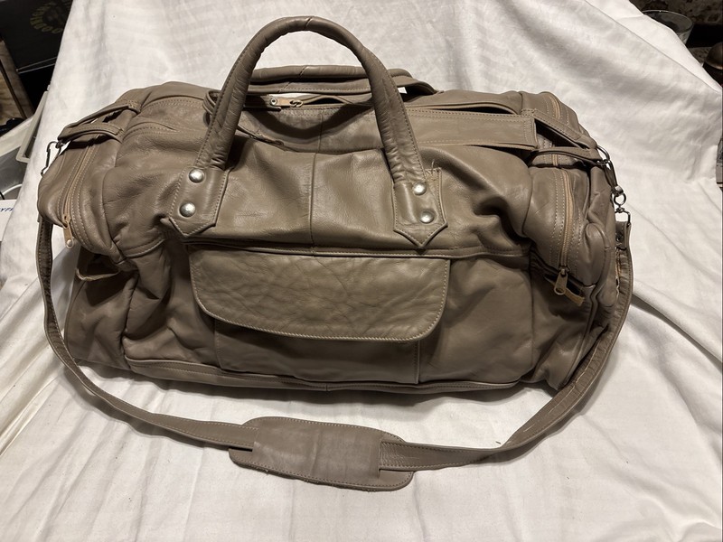 Unbranded Taupe Leather Weekend Duffle Tote Bag 19” Beautiful Luggage