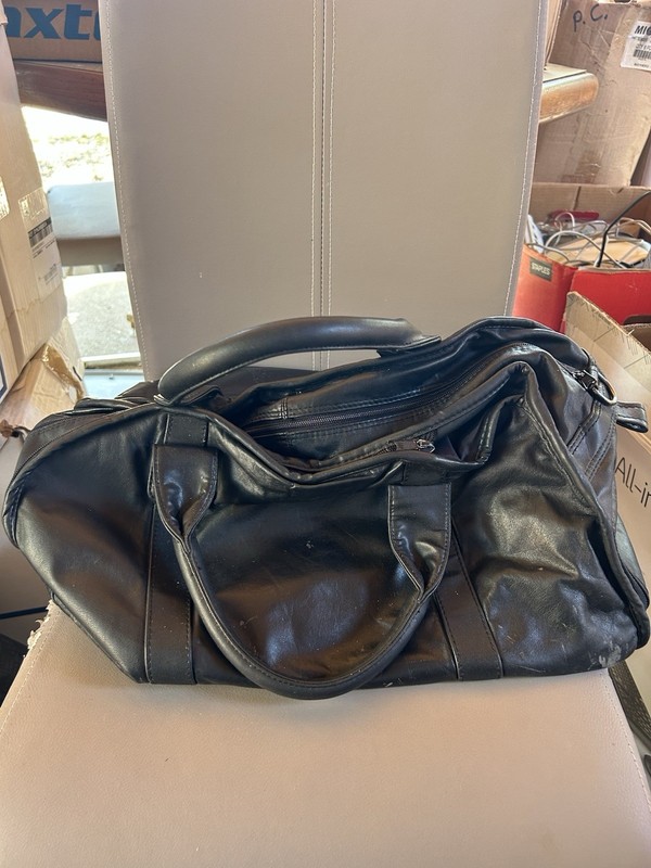 Black Leather Duffle Bag Solid Pattern Zipper Closure Carry Handles Side Pocket