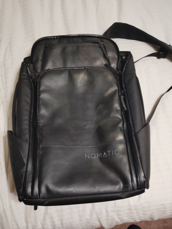 Nomatic Backpack 20L Expands To 24L