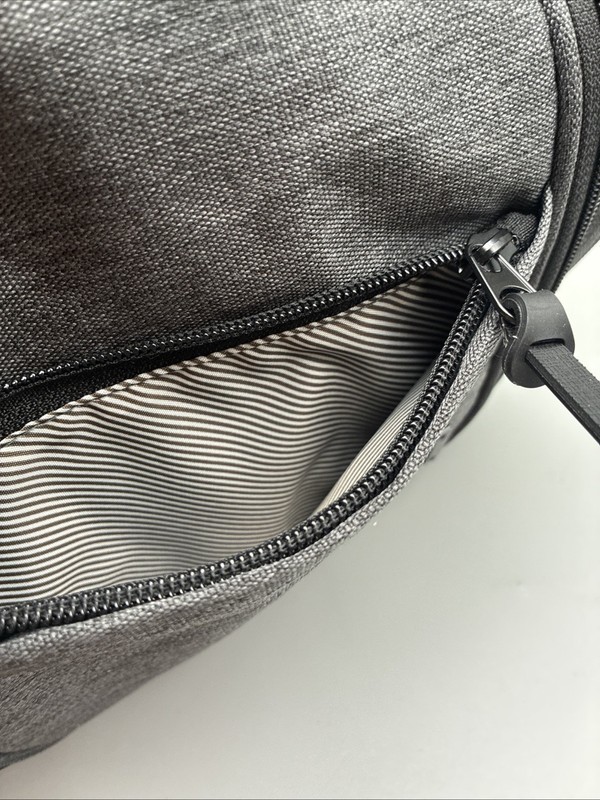 SWISS GEAR Rectangular Toiletry Bag - Gray & Black New gallery