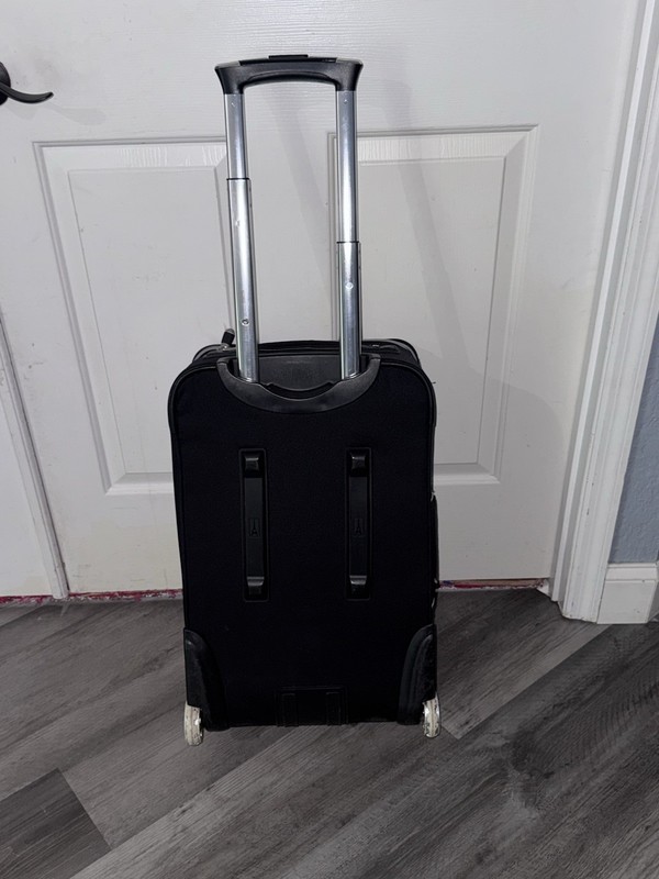 TRAVELPRO Walkabout Lite 3 Expandable Carry On Luggage 2-Wheel 21” Black gallery