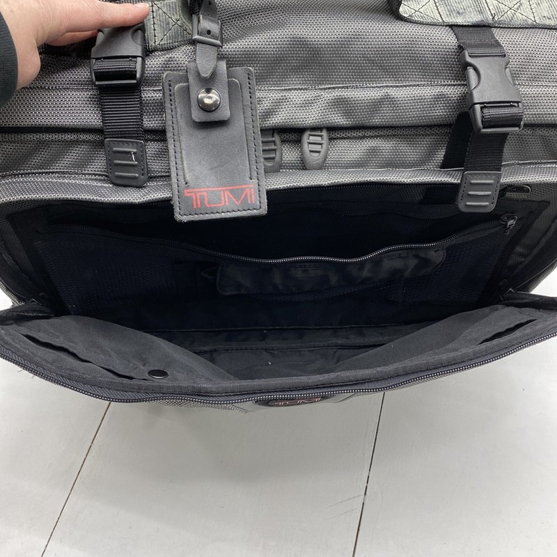 Tumi Duffle Bag Backpack Excursion Non-rolling 21x13x11 Gray Black Carry On gallery