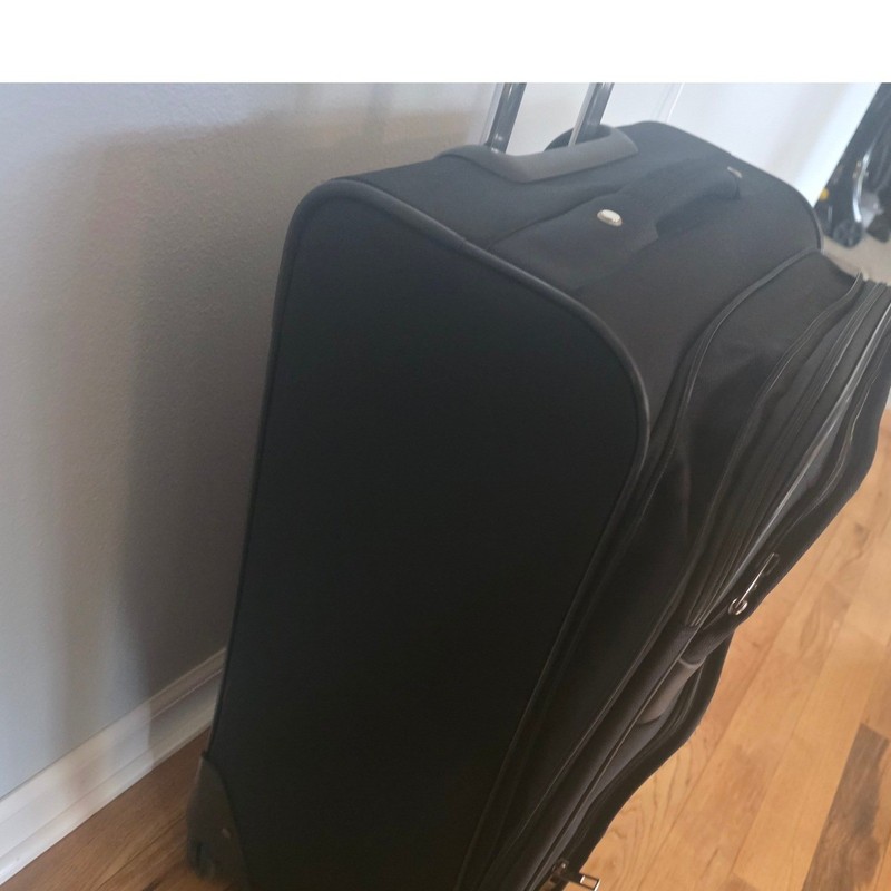 Samsonite Black Softshell 28 Inch Large Spinner Suitcase 4 Wheel Rolling Luggage