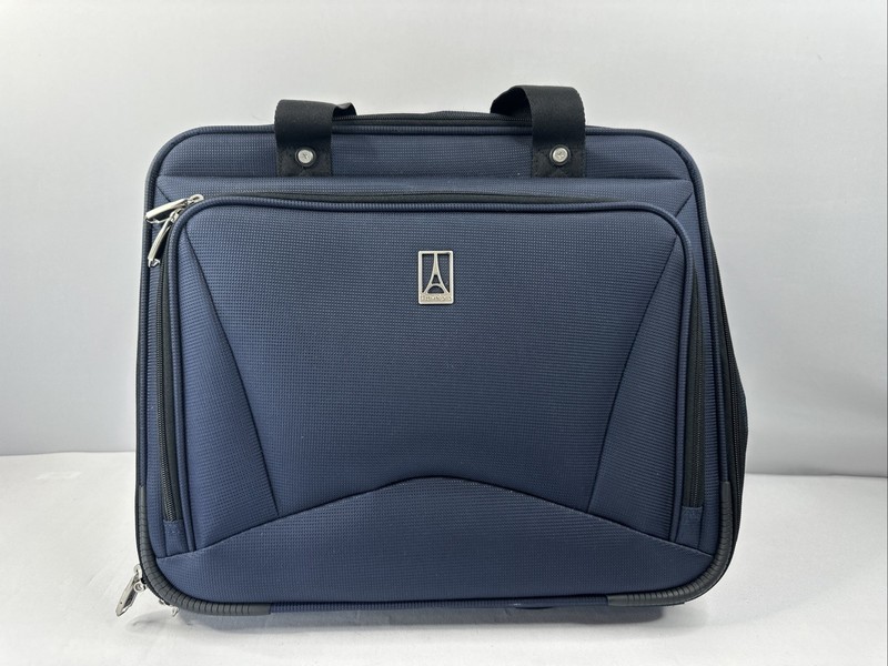 Travelpro Flight Pro Lite Horizontal Rolling Overnighter 15” Carry On Tote Blue
