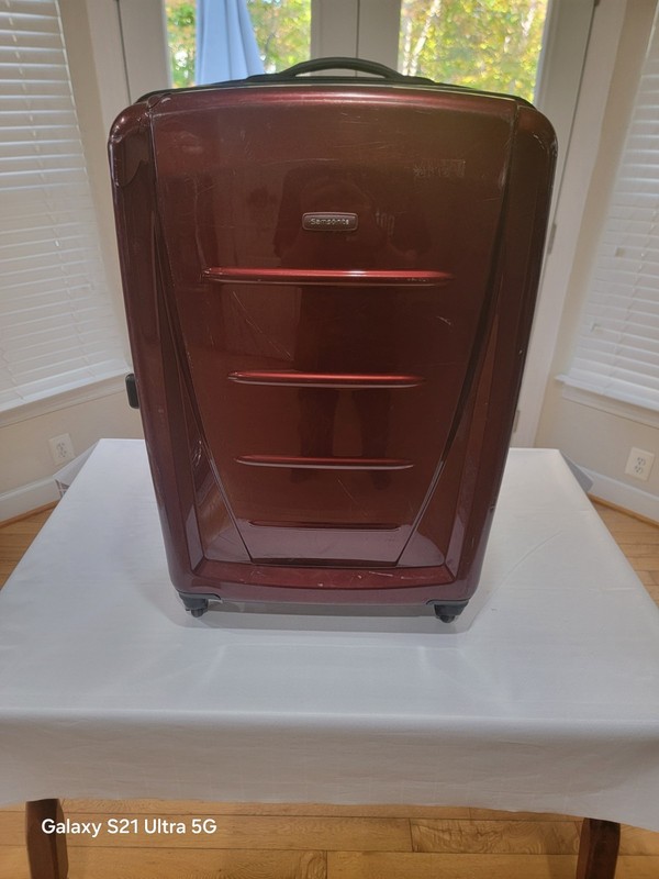 Samsonite Evolve SE 27″ Medium Spinner (Matte Burgundy)