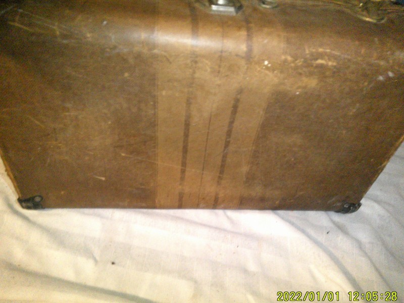 OLD WEATHERED HARDSHELL SUITCASE CRAFT PROJECT gallery