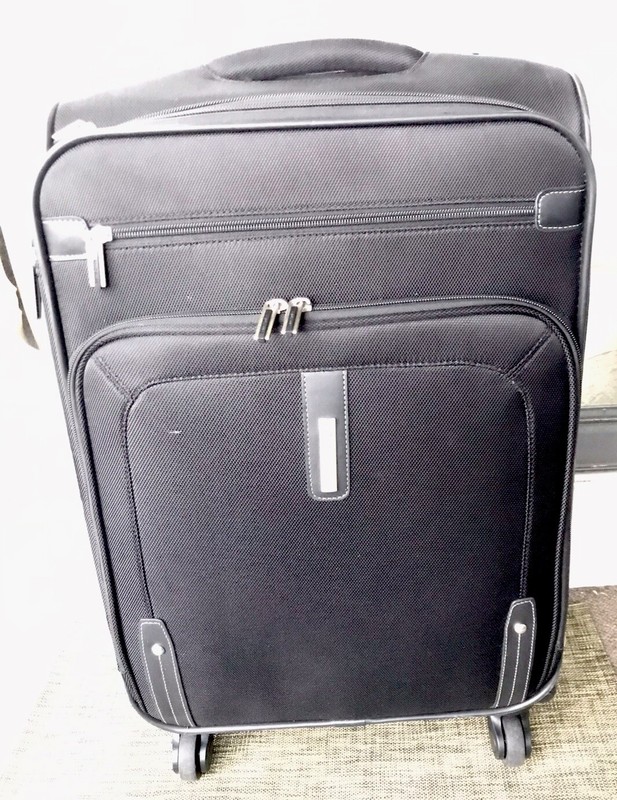 Samsonite 21″ 21 inch Softside Expandable Spinner Luggage Carry On Black Rolling