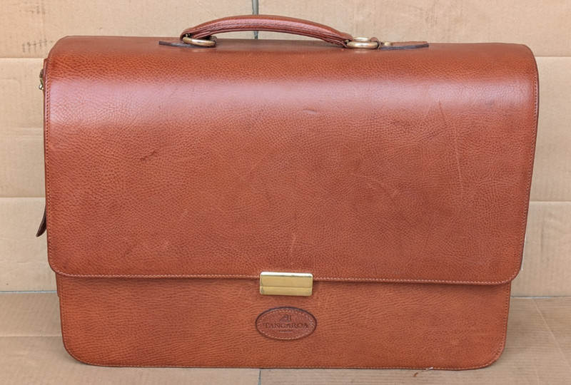 Tangaroa Terrida Italian Leather Professional Business Case Carry On – 17.5 Inch
