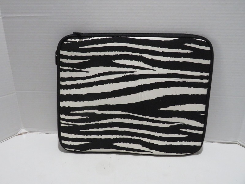 PADDED ZEBRA PRINT LAPTOP CASE 14′ X 11″ ZIPS CLOSE BLACK & WHITE