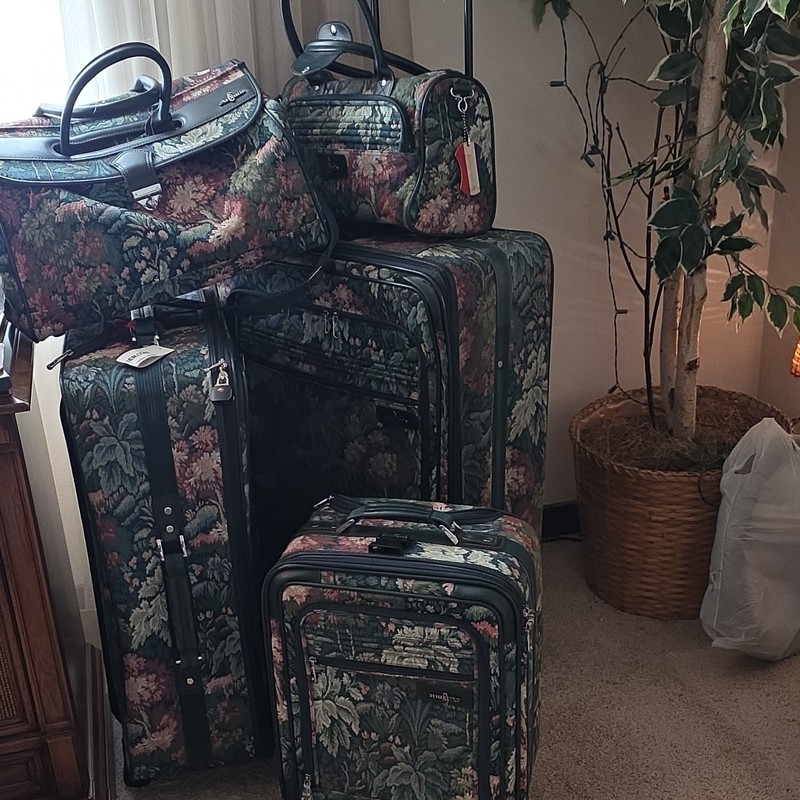 Atlantic Floral Multicolor Luggage Set with Zippered Compartments & Top Handles