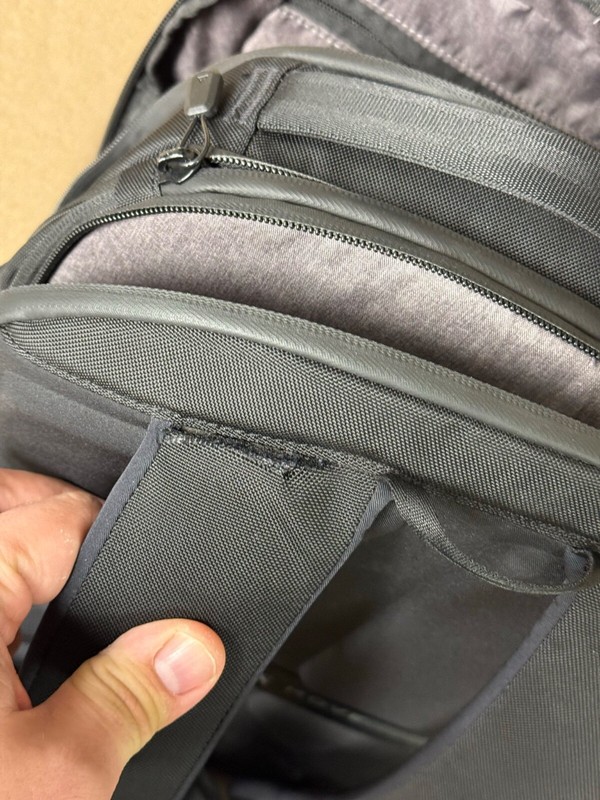 LIGHTLY Used Nomatic Navigator Back Pack 15L (small manufacturing defect) gallery