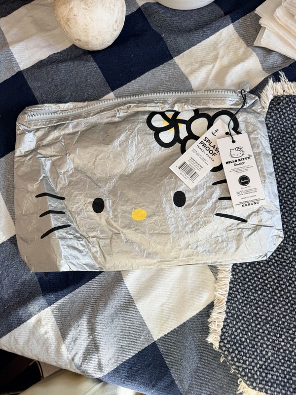 Aloha Hello Kitty Face Mid pouch