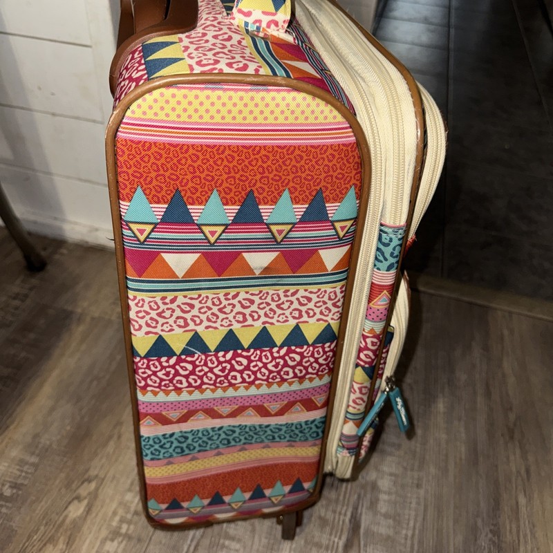 Carry On Expandable Design Pattern Luggage With Spinner Wheels 22” On the prowl gallery