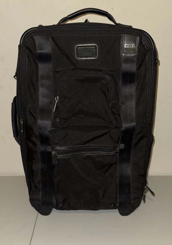 TUMI Alpha Bravo McConnell Zip Expandable Carry-On Wheel Suitcase Black 22420DH