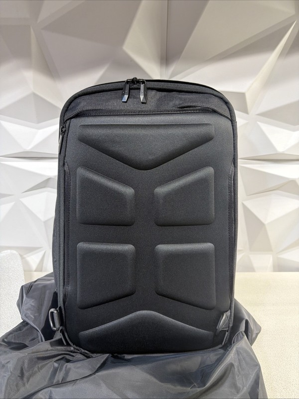 KNACK PACK SERIES 1 Medium Expandable - Stealth Black gallery