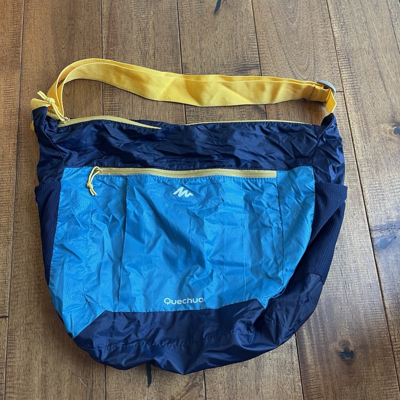 Quechua Ultra Compact Packable Travel Crossbody Bag 15L Zipper Lightweight
