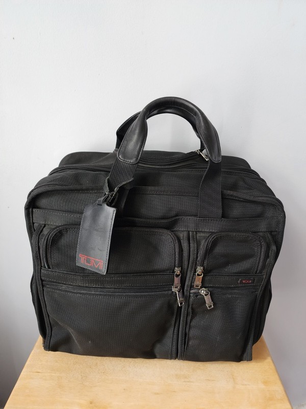 TUMI Alpha Deluxe Wheel Rolling Expandable Laptop Briefcase Carry On Bag 26003D4