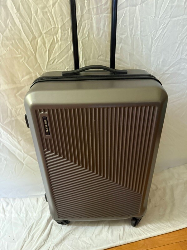 New Skyline 24" Hard side Checked Luggage Gray Spinner Lightweight gallery