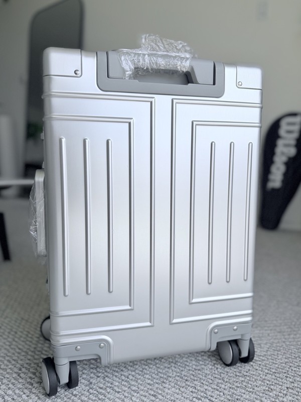 Carry on bag aluminum alloy