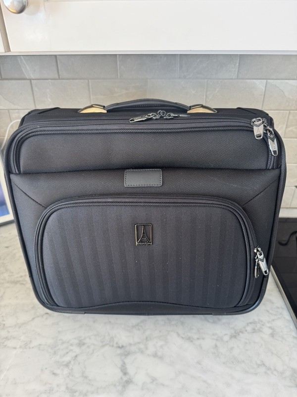 Travelpro Platinum 7 Deluxe Rolling Tote Travel Carry on Luggage Black gallery