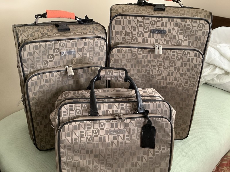 Three Piece Kenneth Cole Reaction Luggage *READ SHIPPING DESCRIPTION*