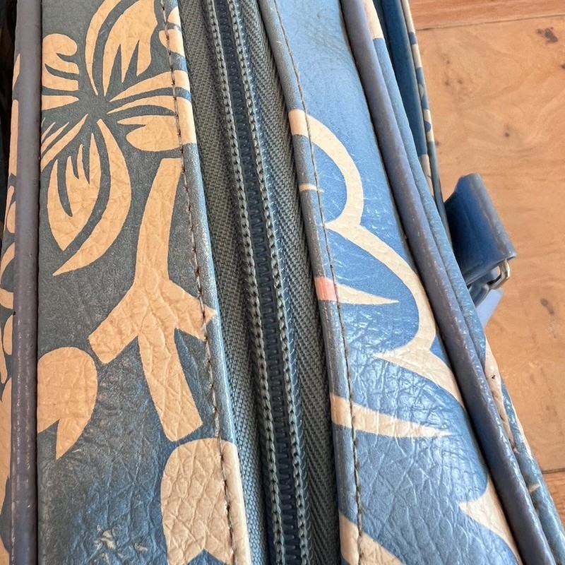 Vintage Roxy Double Handle Weekend Bag Carry On Y2K Blue Flowers Plastic Lined gallery