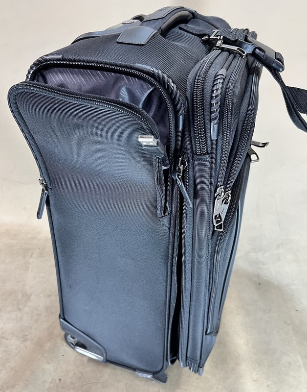 Travelpro Crew Versapack 21” max softside Rollaboard Carry-on Upright Black $540 gallery