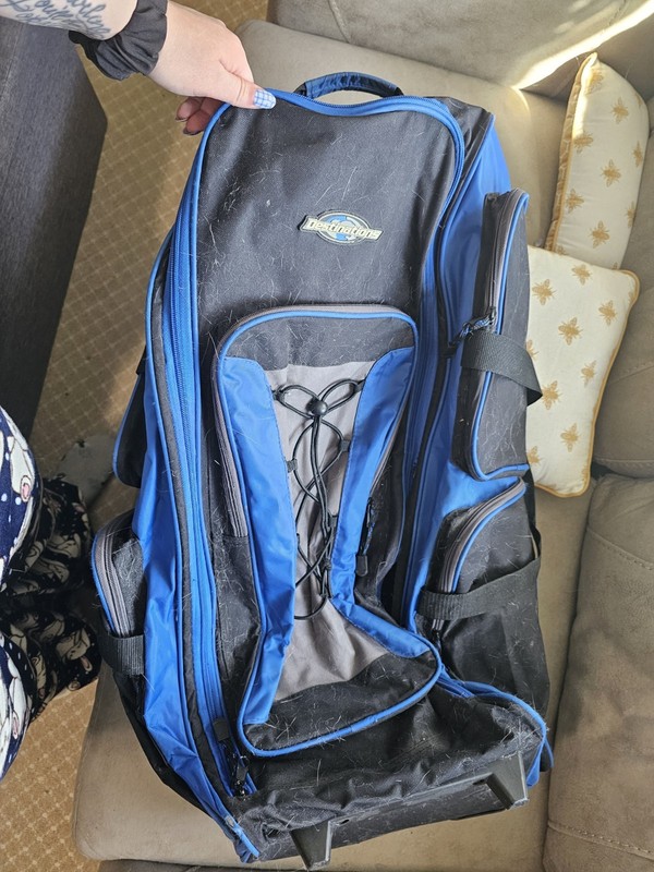 Destinations 32″ Multi-Packer Wheel Duffle **SEE PICS FOR DAMAGE**
