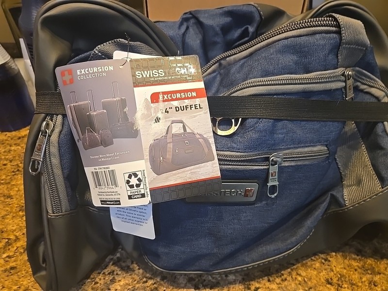 SWISSTECH Excursion 24" Duffel Bag Blue Adventure Water Resistant Bottom - New gallery