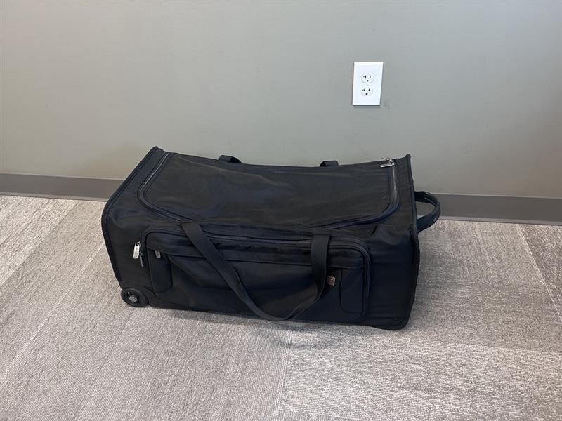 Viktorinox Roller Duffel Bag Black Heavy Nylon Canvas Check In Travel Luggage