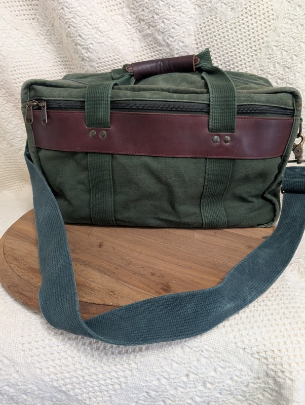 988 Boyt Harness Sportsman Travel Outdoor Green Canvas Leather Trim Bag