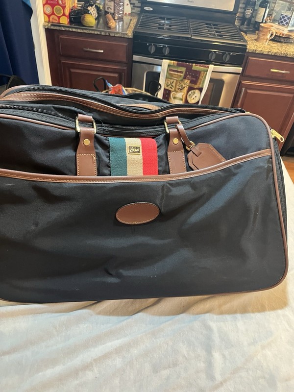 Authentic Lark Duffle Bag, Very Good Condition 23″ Black, Canvas