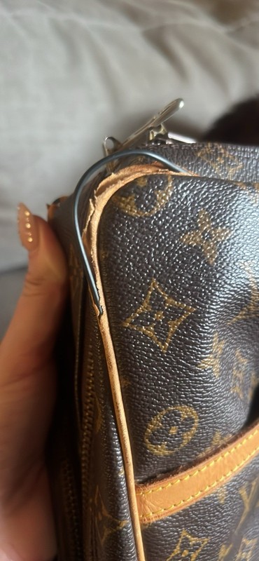 Louis Vuitton Porte-Documents Monogram Canvas Damaged, For Parts/Crafts/Repair gallery