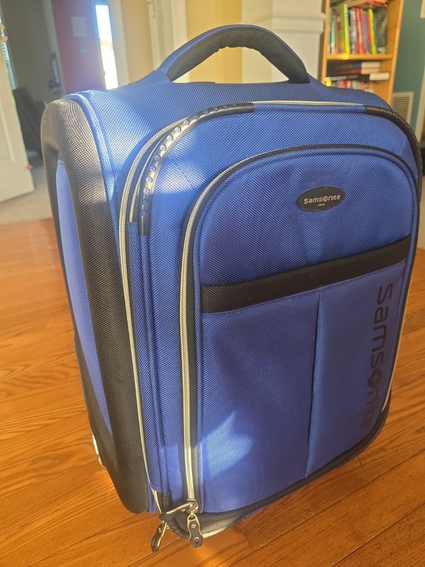 Samsonite Blue & Black Softside Spinner Carry-On Rolling Suitcase Luggage gallery