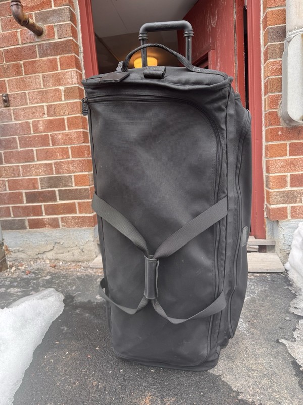 USA-made TUMI collapsible 31” Wheeled Soft Duffle Bag Up Right Luggage