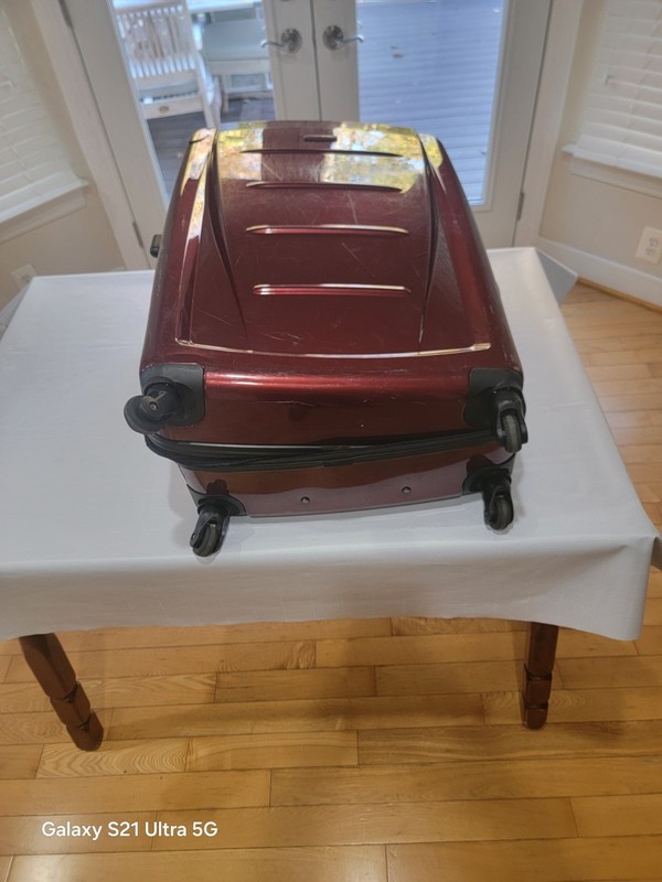 Samsonite Evolve SE 27" Medium Spinner (Matte Burgundy) gallery