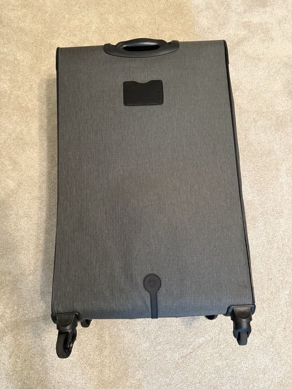 Skyline Softside Large Spinner Suitcase | Grey & Black gallery
