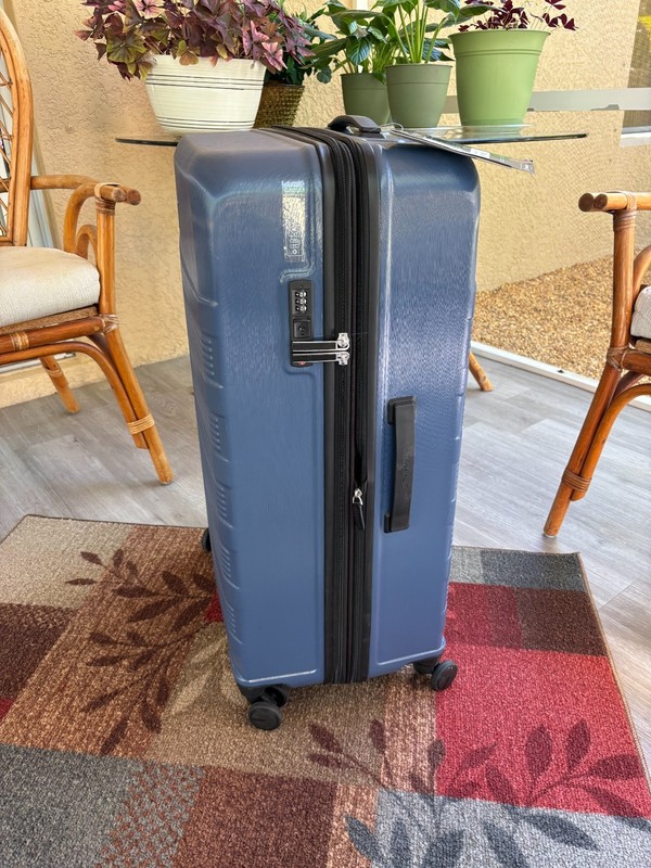 Travelpro WalkAbout 7 Large Check-in Expandable Hardside Spinner gallery