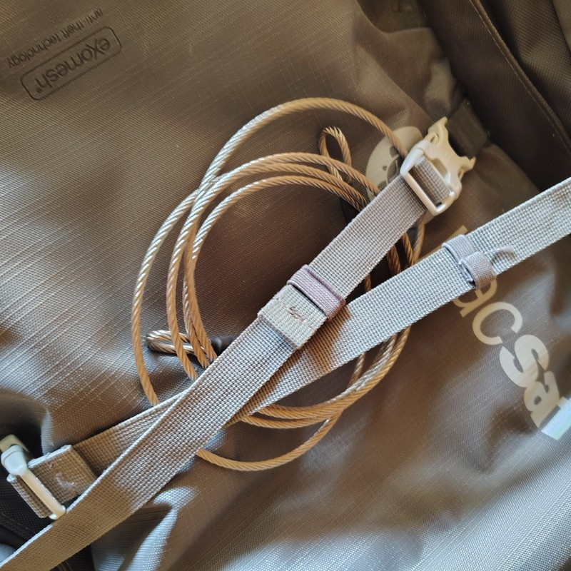 Pacsafe 65L Backpack Wire Locking Zippers Anti-theft Slashguard venture safe gallery