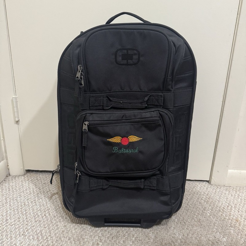 OGIO Baltusrol Golf Course 22” Layover Wheeled Rolling Suitcase/Luggage/Carry-On